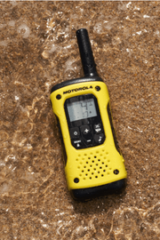 Motorola TLKR T92 H2O Walkie Talkie - Twin Pack_Radio-Shop UK